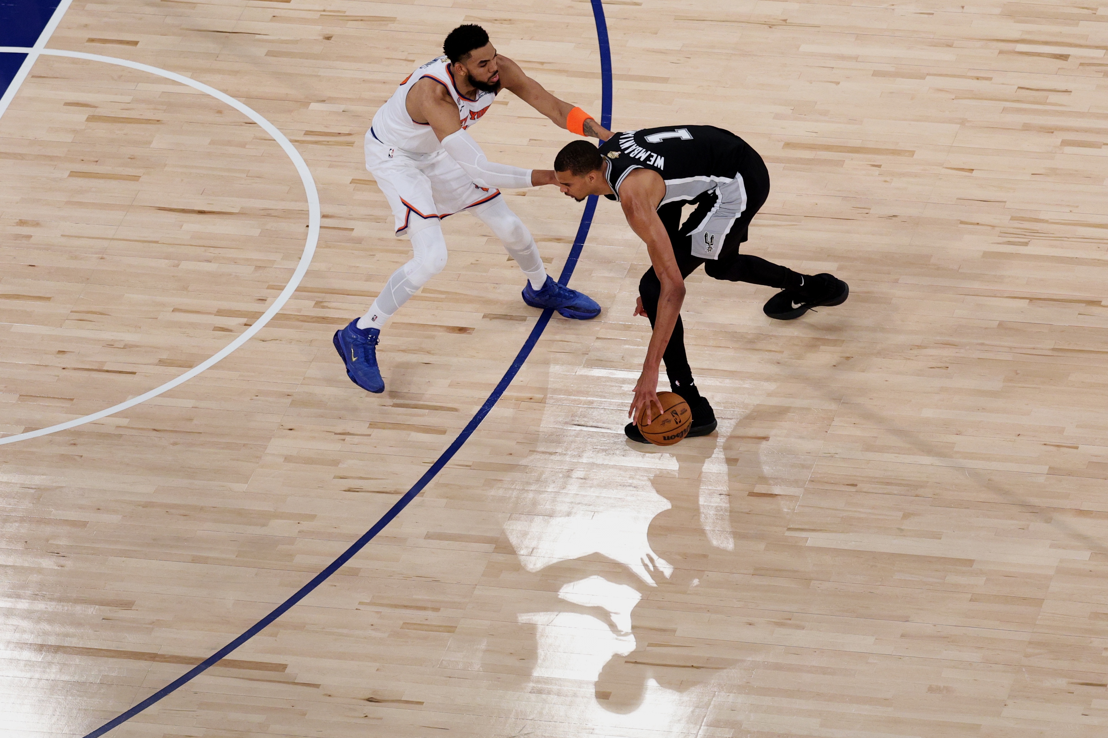 追梦炮轰NBA双标:文班应禁赛两场但被宽恕