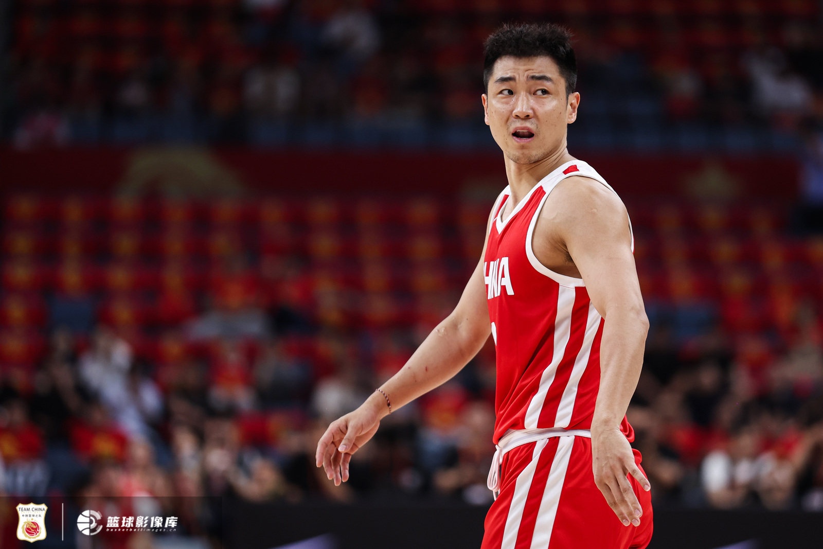 男篮再胜荷兰：杨瀚森7+8需磨合，高诗岩13分带伤输出