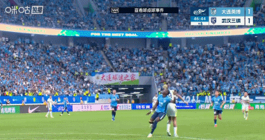 半场战报：卡迪斯传射造点，武汉三镇2-1逆转大连英博