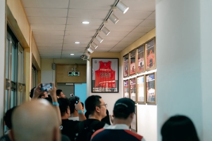 广州龙狮第二届“挎fit人”球迷代表会议收官 俱乐部承诺落实建议 广州龙狮第二届“挎fit人”球迷代表会议收官 俱乐部承诺落实建议
