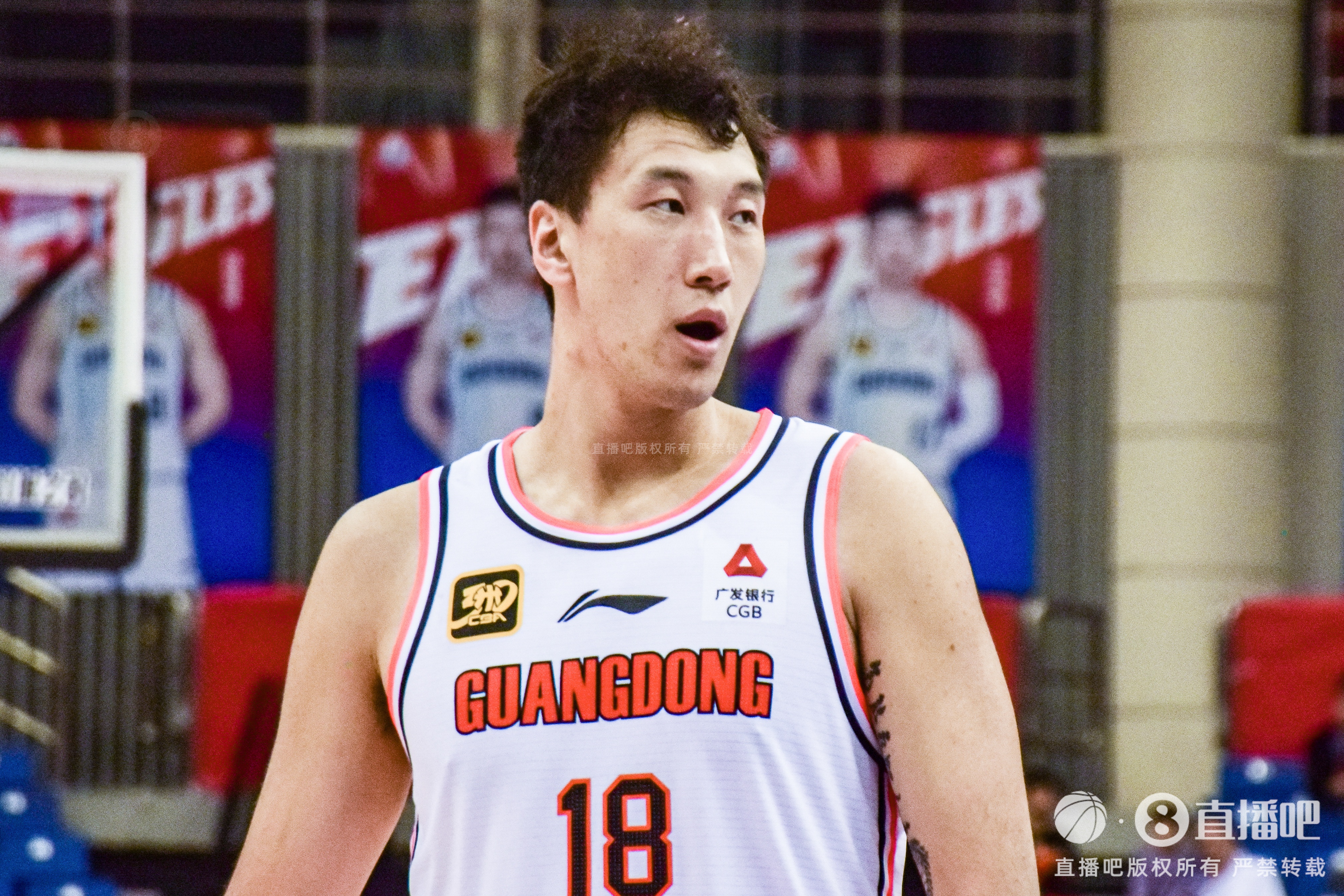 杜润旺3年D类顶薪加盟同曦 媒体人:迟来的正常换血 杜润旺3年D类顶薪加盟同曦 媒体人:迟来的正常换血