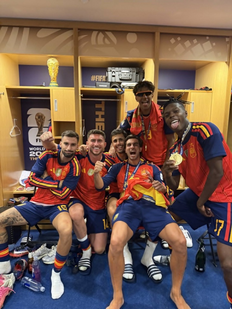 拉波尔特社媒晒照：两颗星！西班牙加时1-0阿根廷夺冠