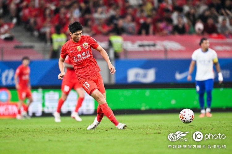 海港三球被吹 主场0-1泰山 海港三球被吹 主场0-1泰山