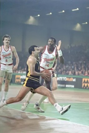 HoopsHype80大国际球星：奥拉朱旺居首 姚明第18 文班第50